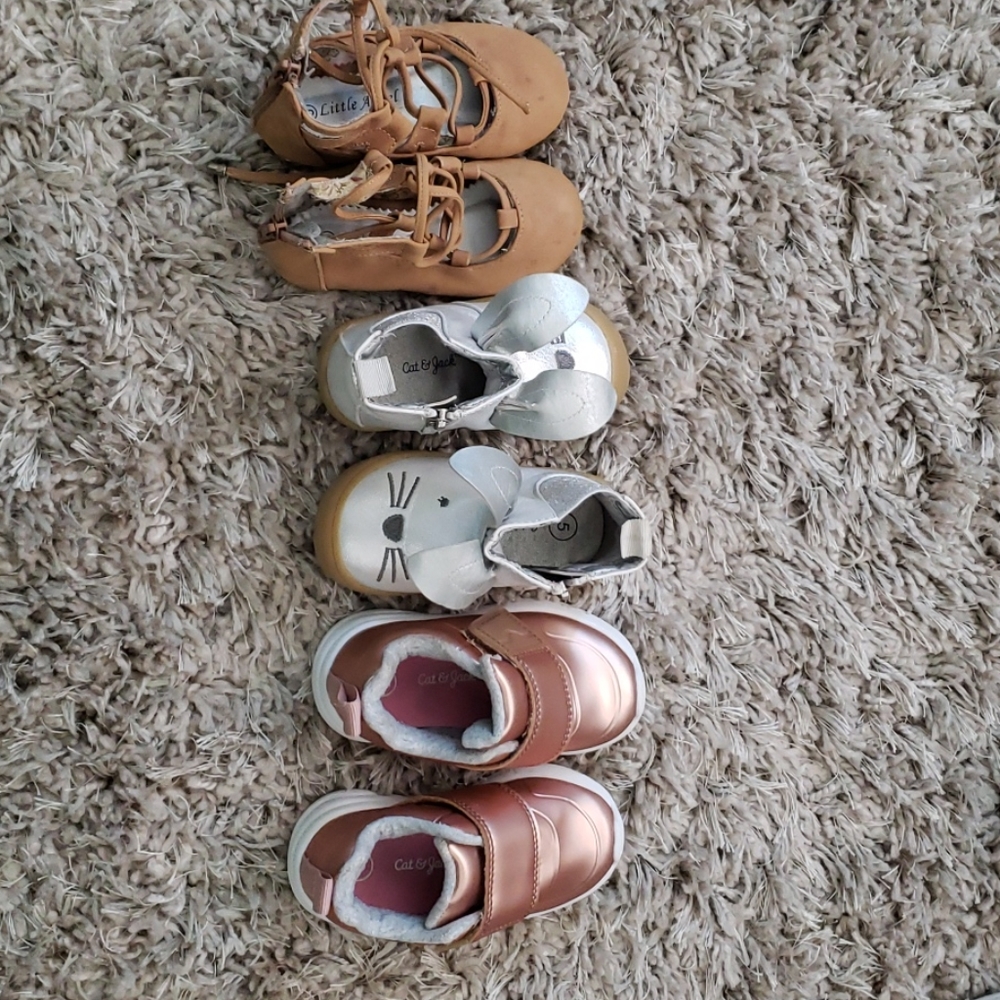 Toddler Girls Size 5 Velcro Sneakers Tennis Shoes